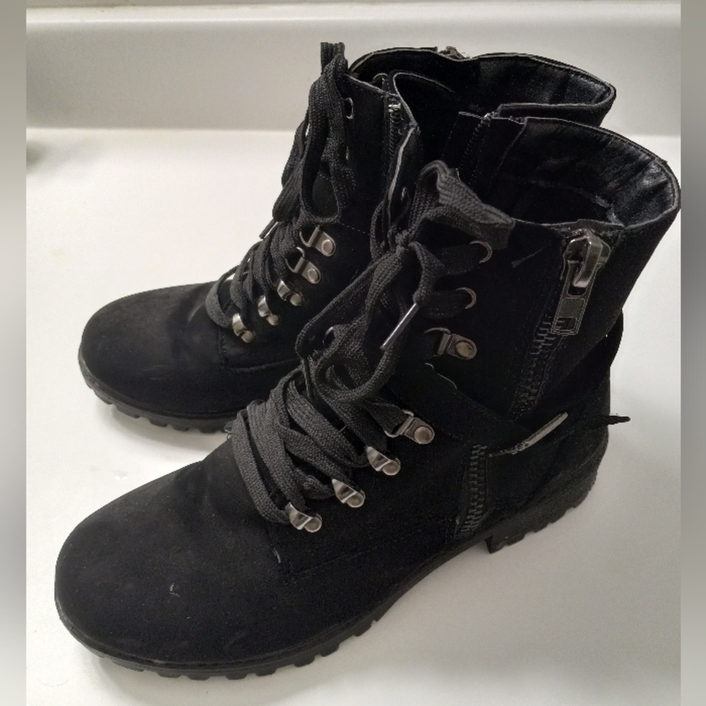 Zip-up Boots with Laces